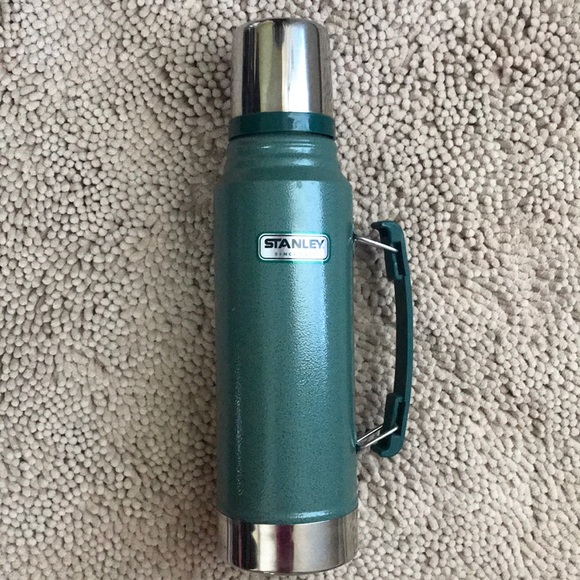 stanley vacuum bottle 1.1 qt